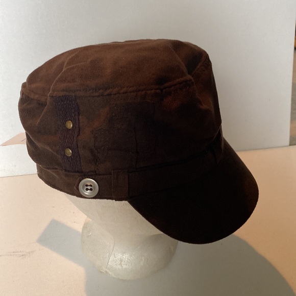 NWT Set of four women’s caps - Picture 4 of 5